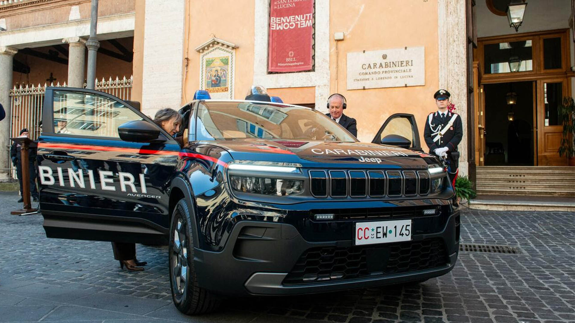 up-noleggio-blog-jeep-avenger-per-i-carabinieri-2025