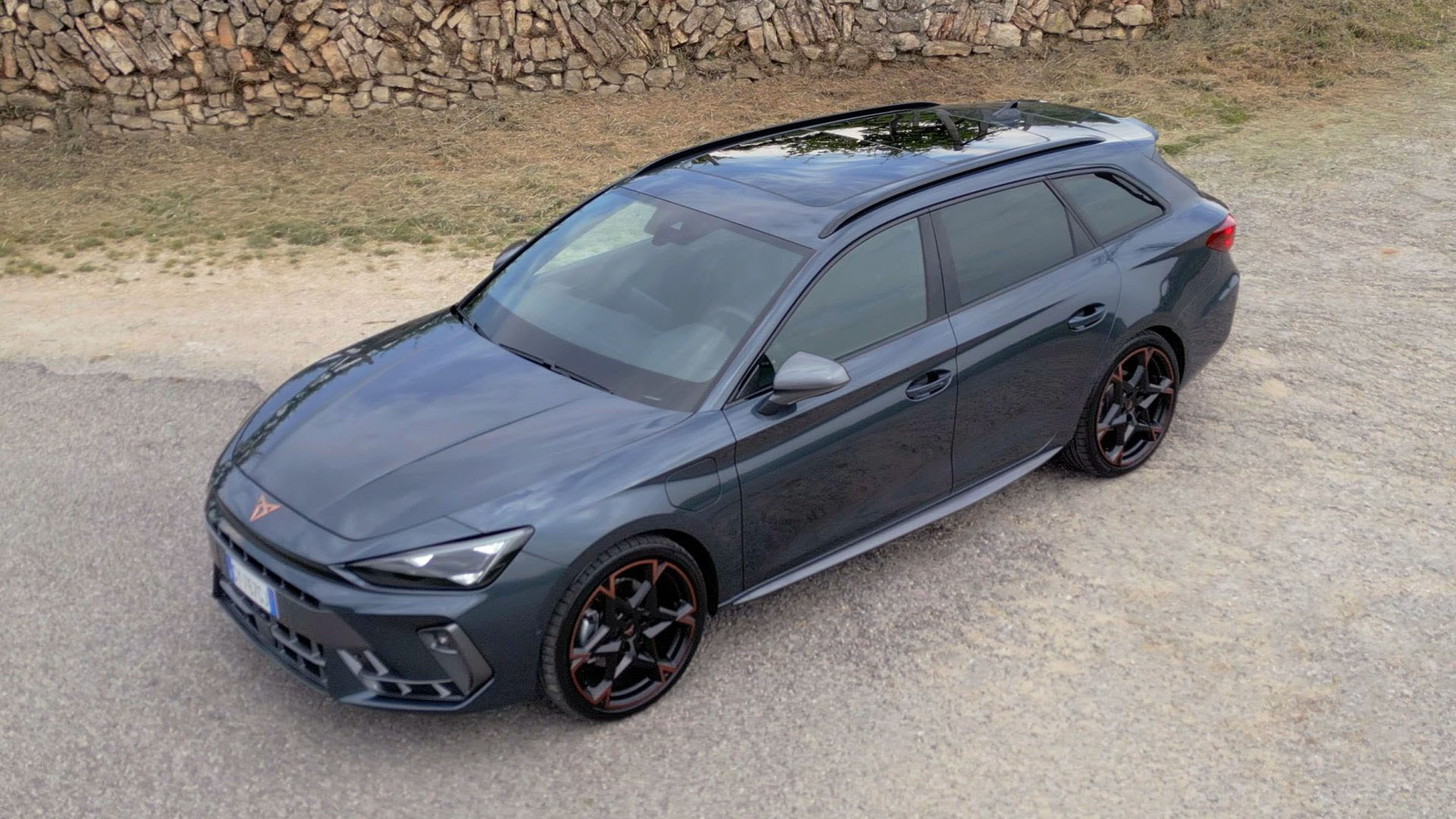 up-noleggio-blog-cupra-leon-sportstourer-e-hybrid